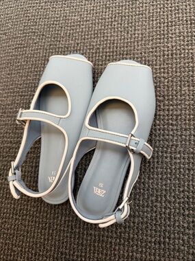 Zara Light Blue Mary Jane Slingback Flats with Cream Trim 31 girls